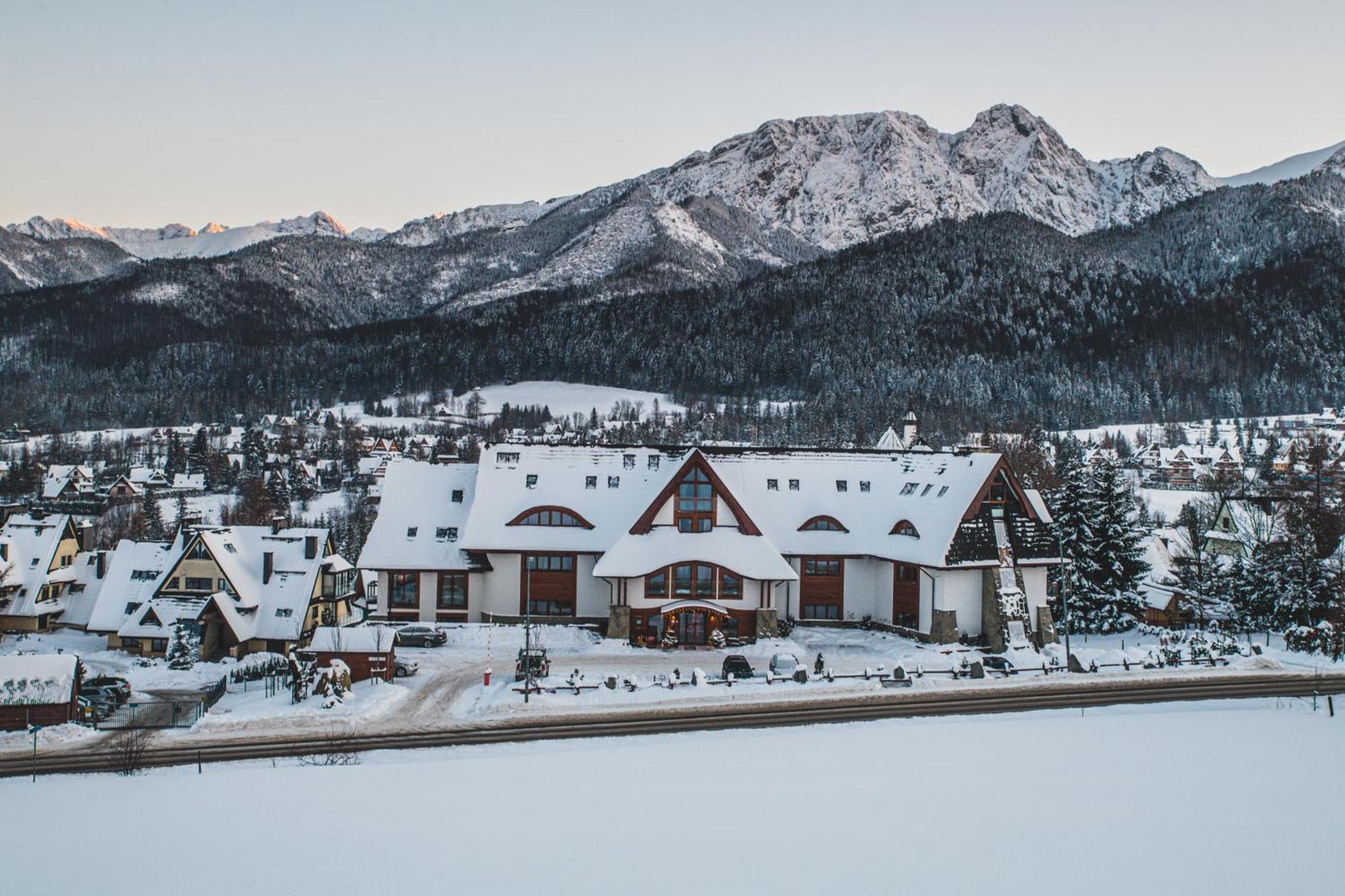 Tatra Resort & Spa コシチェリスコ エクステリア 写真